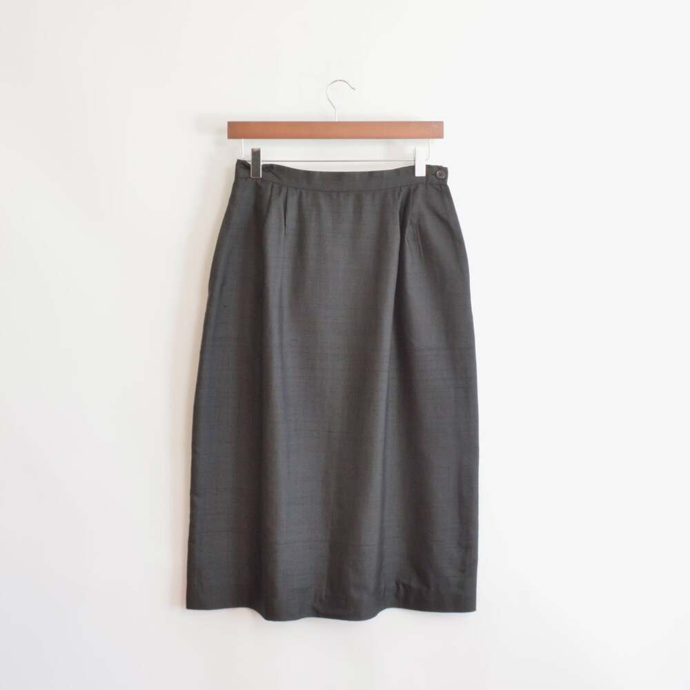 size 6 beautiful pure silk black a line skirt